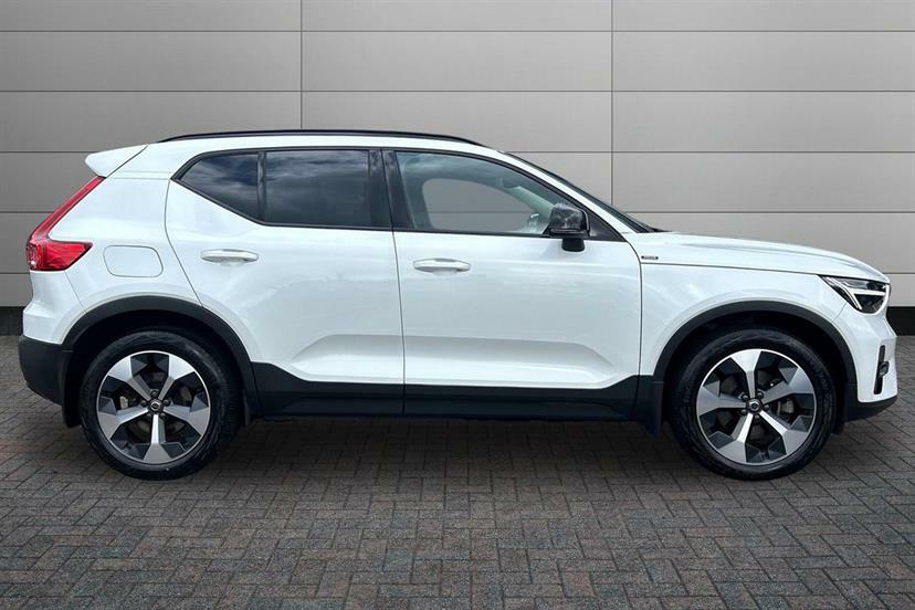 Volvo XC40 2.0 B4p Plus Dark Awd DE72ABZ White #4