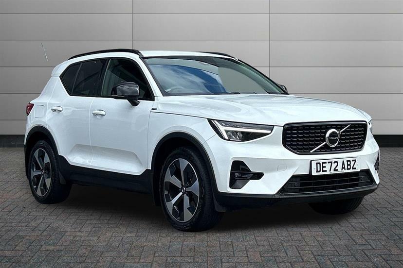 Volvo XC40 2.0 B4p Plus Dark Awd White