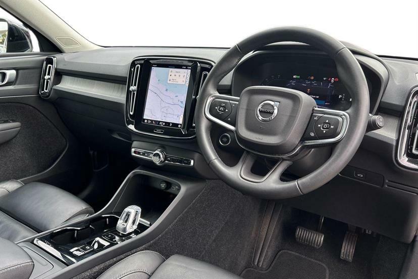 Volvo XC40 2.0 B4p Plus Dark Awd DE72ABZ White #6