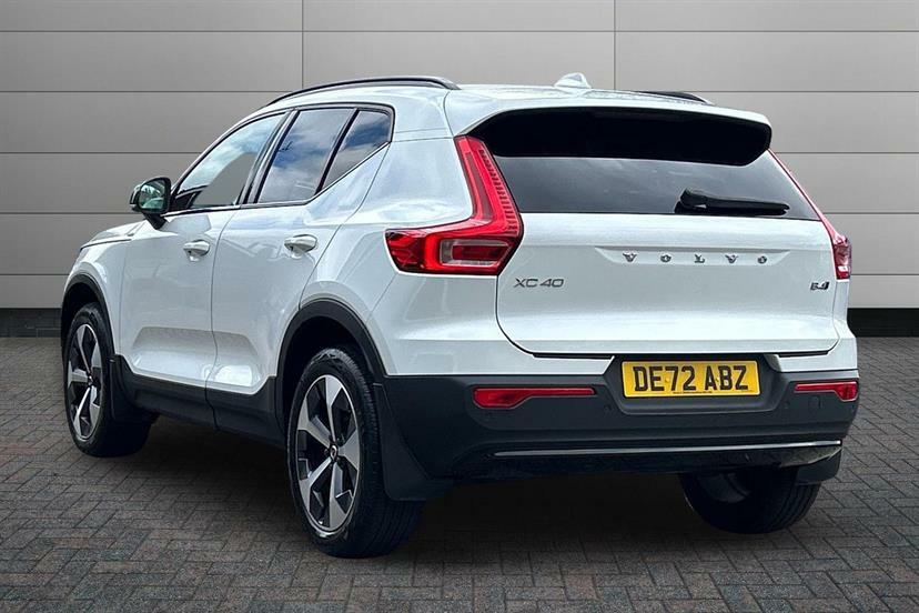 Volvo XC40 2.0 B4p Plus Dark Awd DE72ABZ White #3