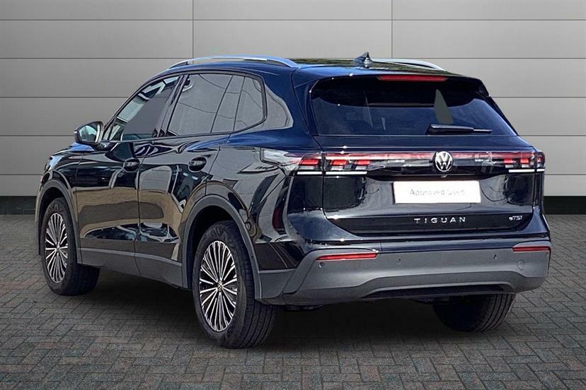 Volkswagen Tiguan 1.5 Etsi 150 Match Dsg EF75XTW Black #3