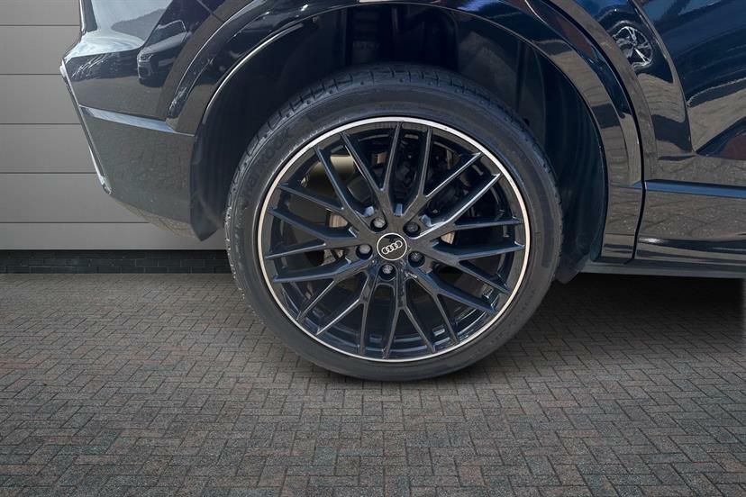 Audi Q2 35 Tfsi Black Edition S Tronic EA21WGG Black #5