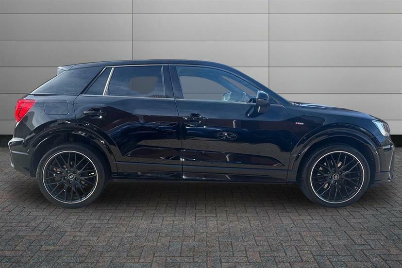 Audi Q2 35 Tfsi Black Edition S Tronic EA21WGG Black #4