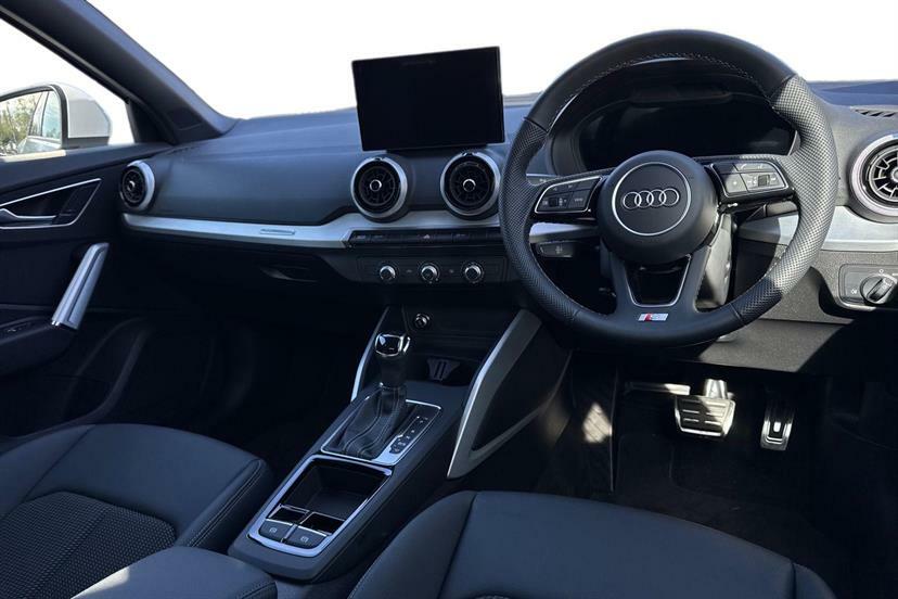Audi Q2 35 Tfsi S Line S Tronic EY26RRO White #6