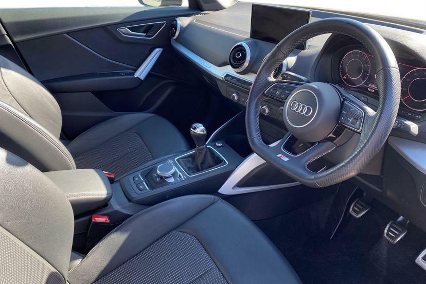Audi Q2 35 Tfsi Black Edition WM23NNW Blue #6
