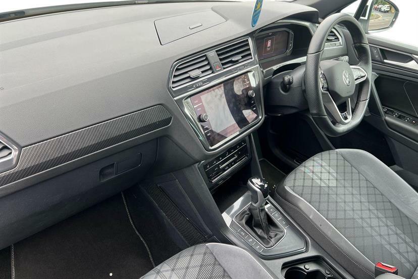 Volkswagen Tiguan 1.5 Tsi 150 R-line Dsg LV23KNA White #2