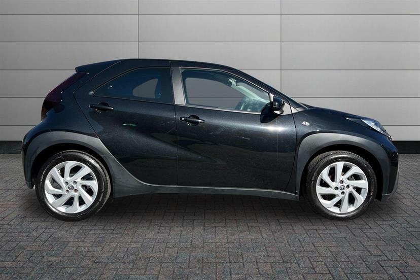 Toyota Aygo X 1.0 Vvt-i Pure FN24YVA Black #4