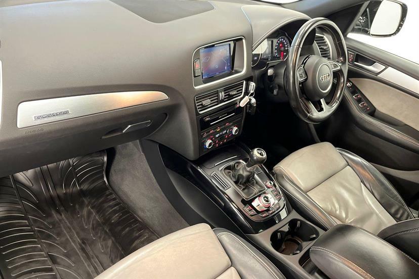Audi Q5 2.0 Tdi 190 Quattro S Line Plus Black #2