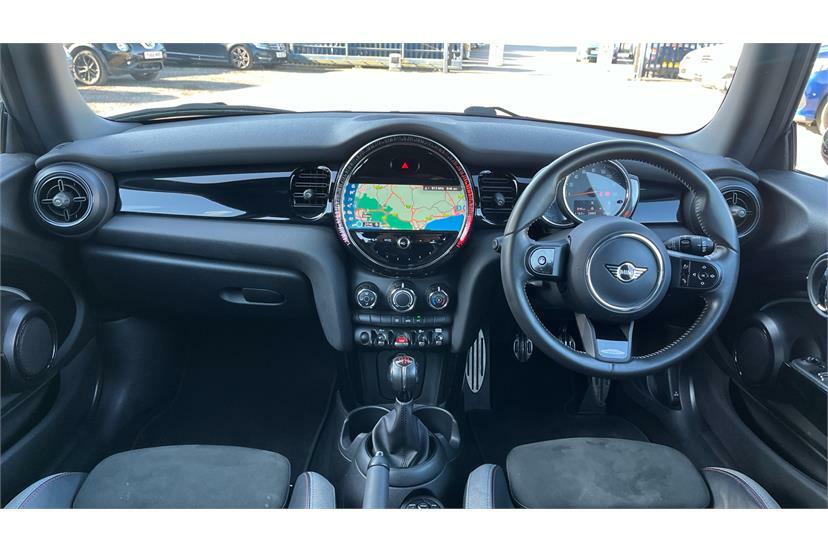 Mini Hatch 1.5 Cooper Sport YE21ZHK Red #4