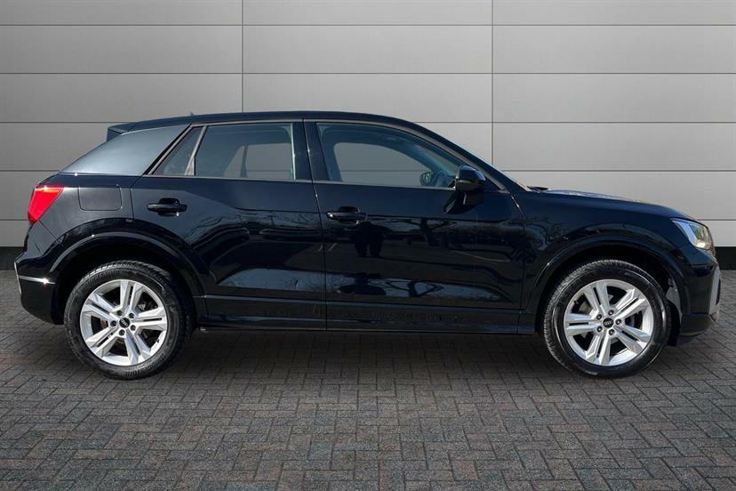 Audi Q2 30 Tfsi Sport Black #4