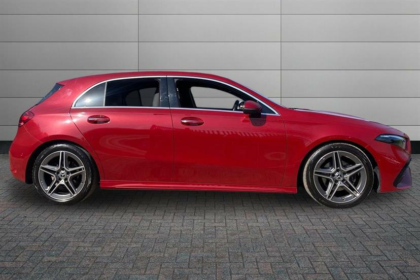 Mercedes-Benz A Class A180 Amg Line Premium FL23WUB Red #3