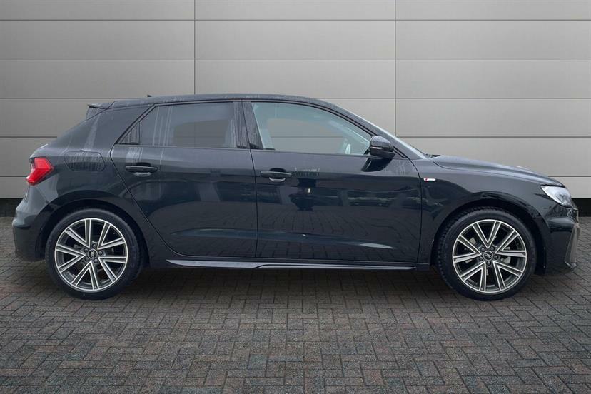 Audi A1 30 Tfsi S Line S Tronic VO75GJU Black #4