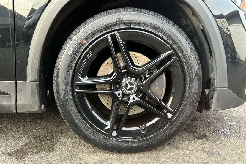 Mercedes-Benz GLA Class 180 Amg Line Premium DE71UCV Black #4