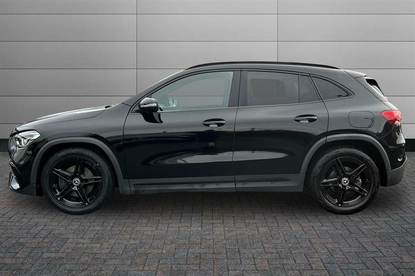 Mercedes-Benz GLA Class 180 Amg Line Premium DE71UCV Black #3
