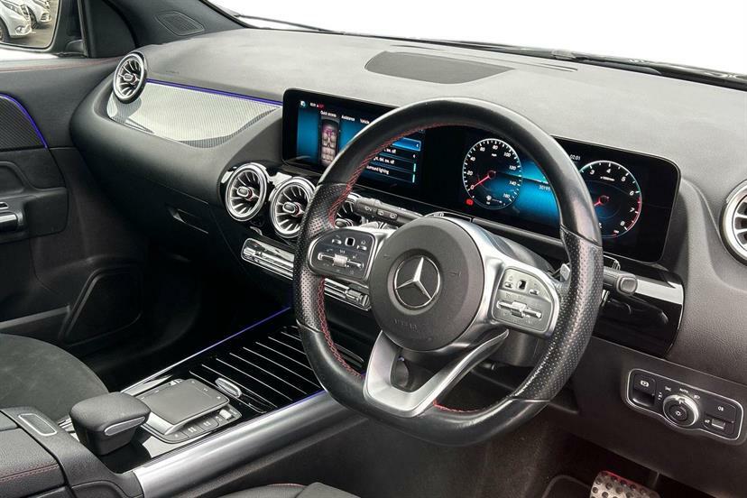Mercedes-Benz GLA Class 180 Amg Line Premium DE71UCV Black #5