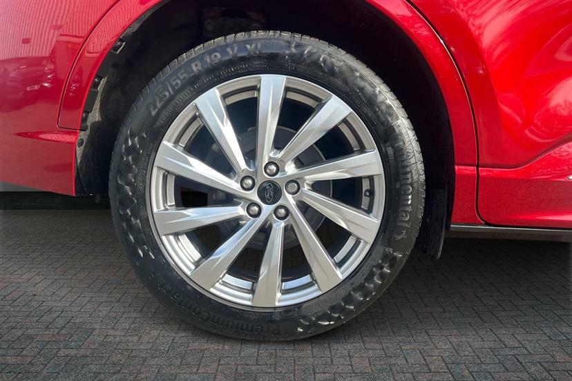 Ford Kuga 2.5 Fhev Vignale Cvt HF23NPJ Red #5