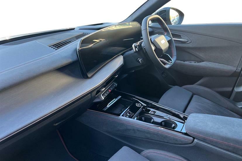 Audi Q3 1.5 E-hybrid Edition 1 S Tronic Soundvision LR26YJZ Black #2