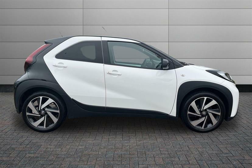 Toyota Aygo X 1.0 Vvt-i Edge AO74DHX Black #4