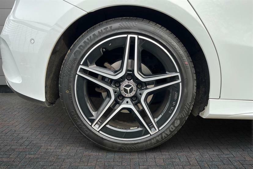 Mercedes-Benz A Class A180 Amg Line Premium KN23YGK White #4