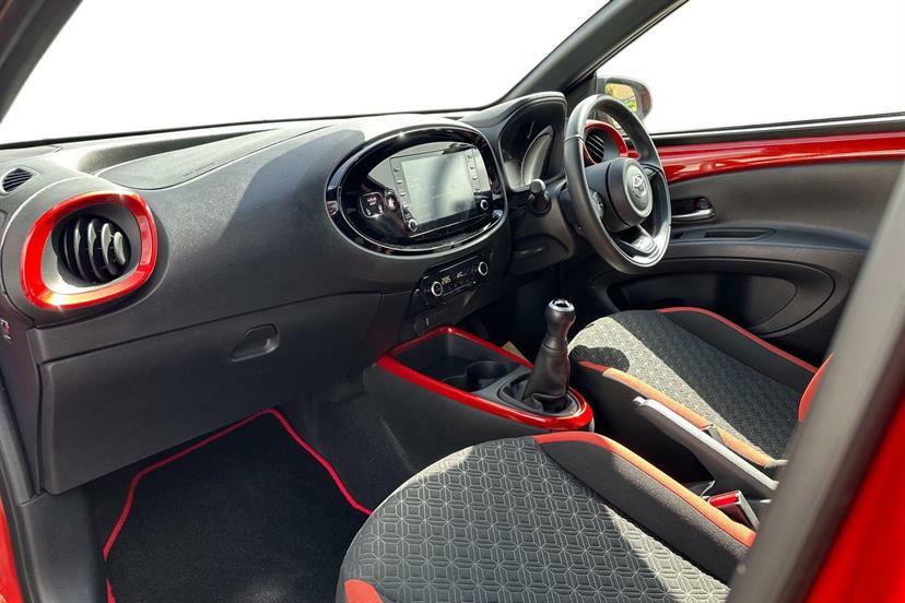 Toyota Aygo X 1.0 Vvt-i Edge YR23DVN Black #2