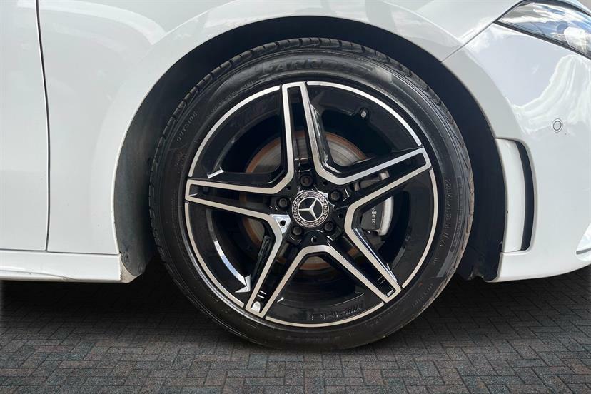 Mercedes-Benz A Class A180 Amg Line Premium KN23YJP White #4