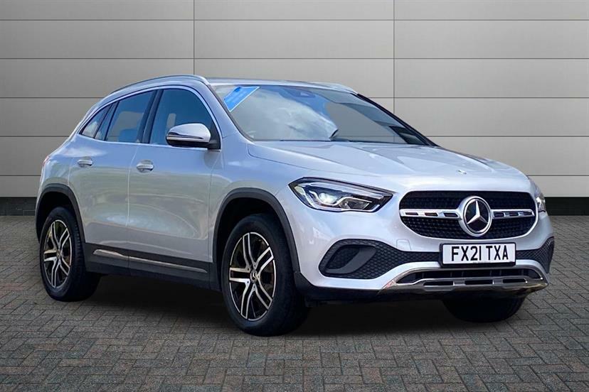 Mercedes-Benz GLA Class 200D Sport Silver