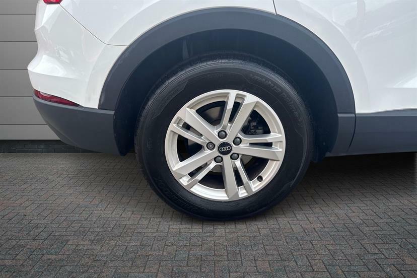 Audi Q3 35 Tfsi Technik S Tronic LL23KNB White #5