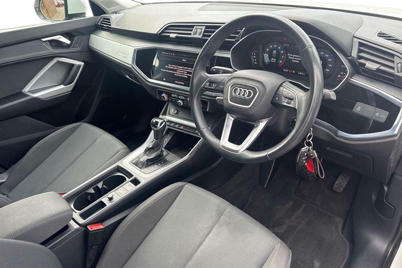 Audi Q3 35 Tfsi Technik S Tronic LL23KNB White #6