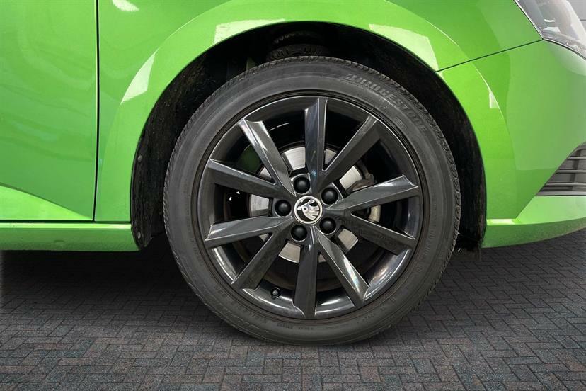 Skoda Fabia 1.0 Tsi Colour Edition LF67XJP Green #5