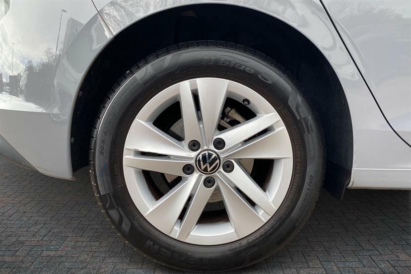 Volkswagen Golf 1.5 Tsi Life LS72HDZ Grey #5