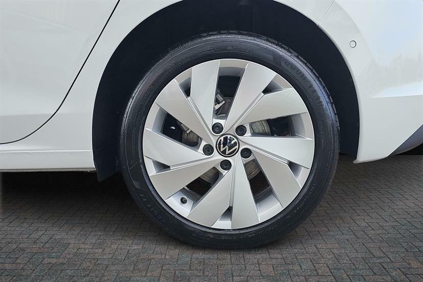 Volkswagen Golf 1.5 Tsi Match DE26XNF White #5
