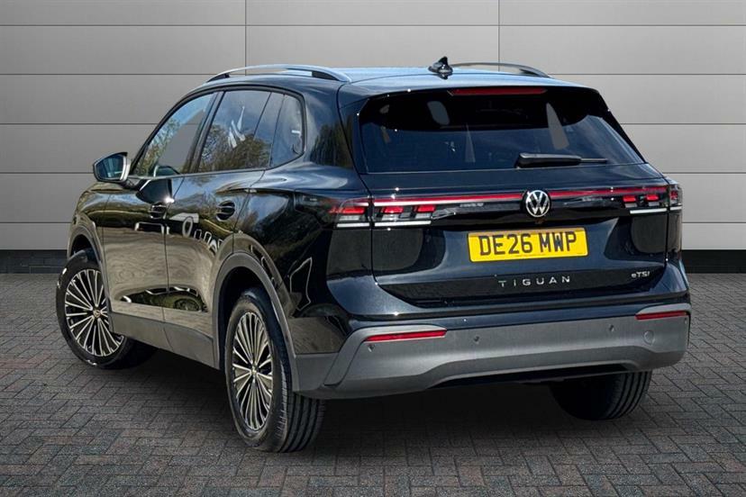 Volkswagen Tiguan 1.5 Etsi 150 Match Dsg DE26MWP Black #3