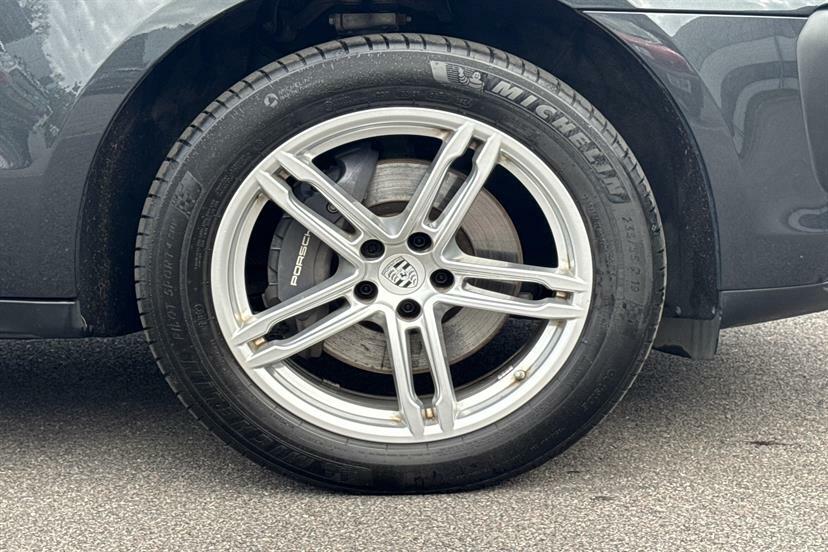 Porsche Macan 5dr Pdk RE74UZO Grey #6