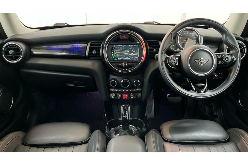 Mini Hatch 1.5 Cooper Exclusive II Comfortnav Pck White #4