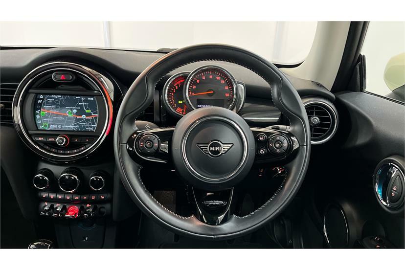 Mini Hatch 1.5 Cooper Exclusive II Comfortnav Pck White #5
