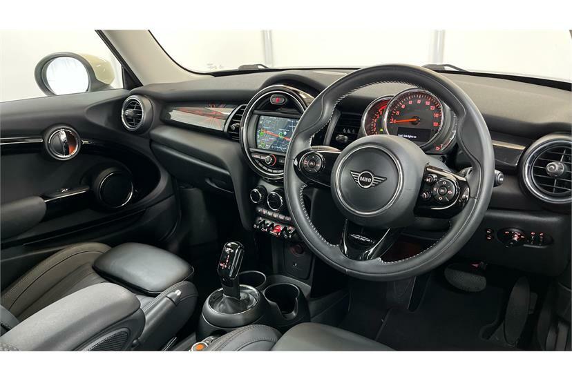 Mini Hatch 1.5 Cooper Exclusive II Comfortnav Pck White #6