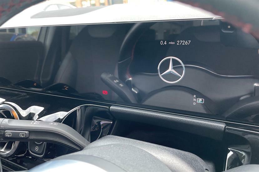 Mercedes-Benz GLA Class 220D 4Matic Amg Line Executive LV72GNO Grey #6