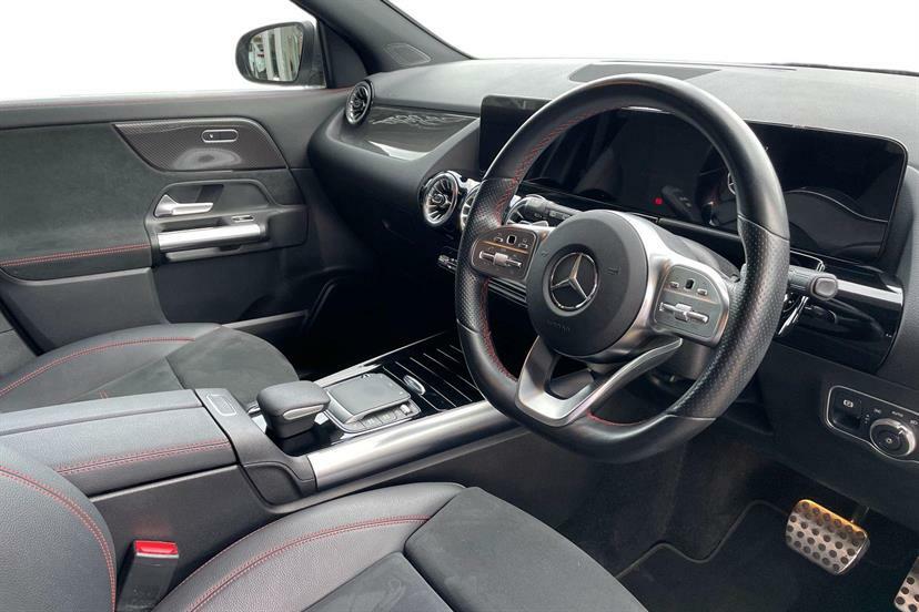Mercedes-Benz GLA Class 220D 4Matic Amg Line Executive LV72GNO Grey #5