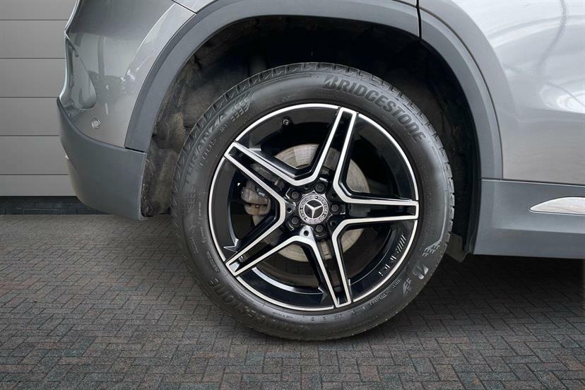 Mercedes-Benz GLA Class 220D 4Matic Amg Line Executive LV72GNO Grey #4