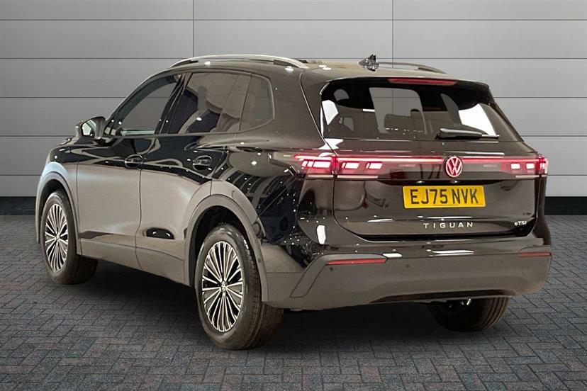 Volkswagen Tiguan 1.5 Etsi 150 Match Dsg EJ75NVK Black #3