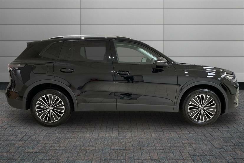 Volkswagen Tiguan 1.5 Etsi 150 Match Dsg EJ75NVK Black #4