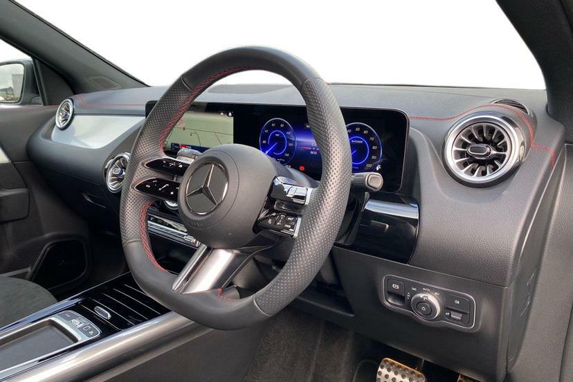Mercedes-Benz EQA 300 4M 168Kw Amg Line Premium 70.5Kwh KT25PKV Black #5
