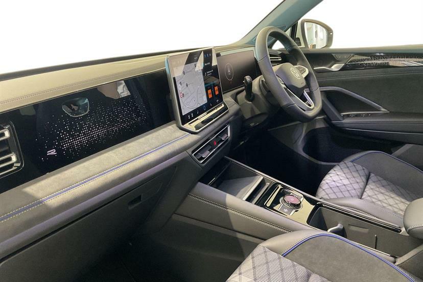 Volkswagen Tiguan 1.5 Etsi 150 R-line Dsg EO26NFC White #2
