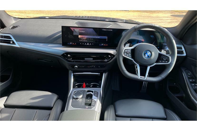 BMW 3 Series 330E 22.3 Kwh M Sport Step AE26LLU Blue #4