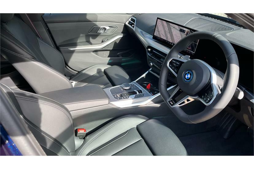 BMW 3 Series 330E 22.3 Kwh M Sport Step AE26LLU Blue #6