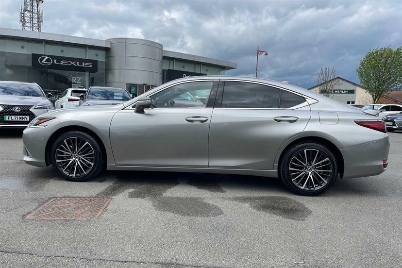 Lexus ES 300H 2.5 Premium Plus Cvt Red #15