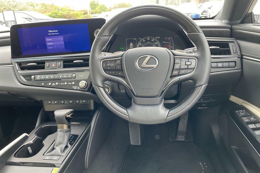 Lexus ES 300H 2.5 Premium Plus Cvt Red #24