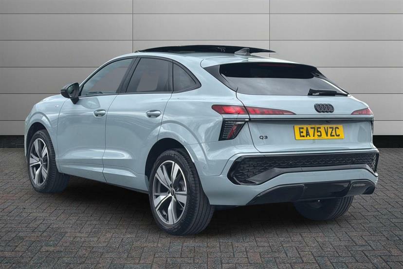 Audi Q3 1.5 Tfsi Launch Edition S Tronic EA75VZC Grey #3