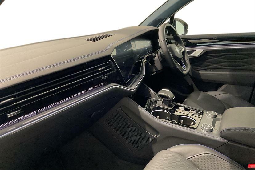 Volkswagen Touareg 3.0 V6 Tsi Ehybrid 4Motion R Tip EF75ZNR Black #2