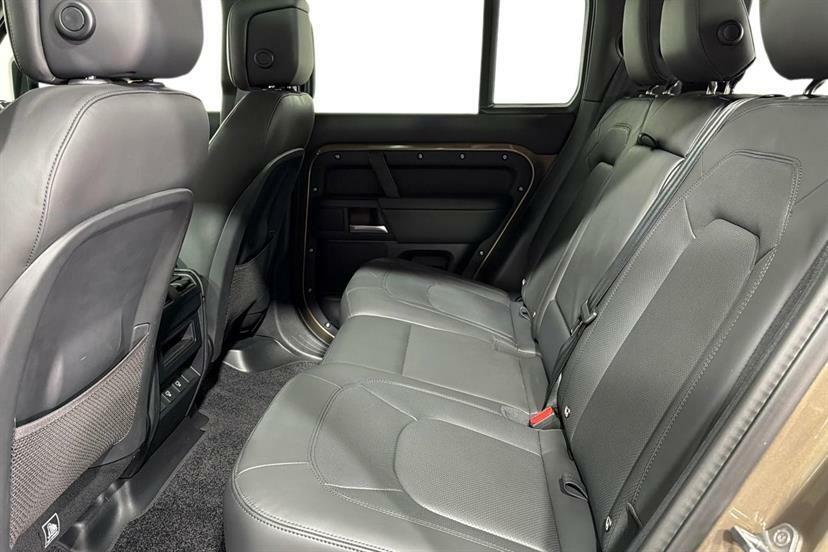 Land Rover Defender 130 3.0 D350 X-dynamic Hse 130 Brown #4